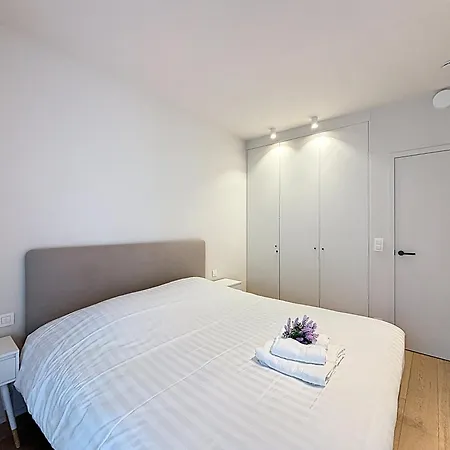 -hannah- Stijlvol,nieuw Vakantieverblijf Appartement De Panne