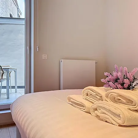 -hannah- Stijlvol,nieuw Vakantieverblijf De Panne